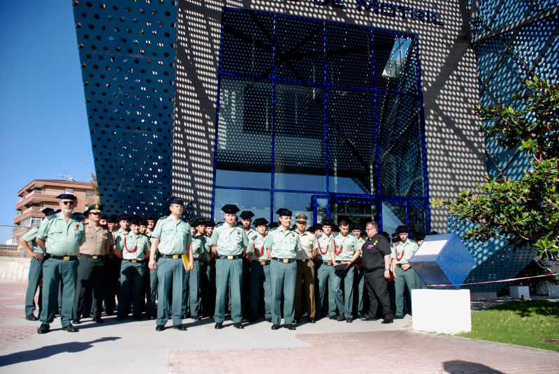 Alumnos de la Escuela de Oficiales de la Guardia Civil visitan el Puerto de - Noticia Puerto de Motril